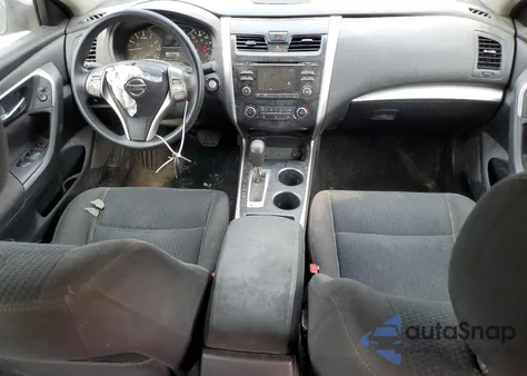 2015 Nissan Altima 2.5 из США, поврежденный, VIN 1N4AL3AP1FC123070